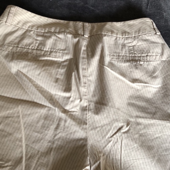 Women’s size 12 dockers ideal fit striped shorts - Picture 11 of 11